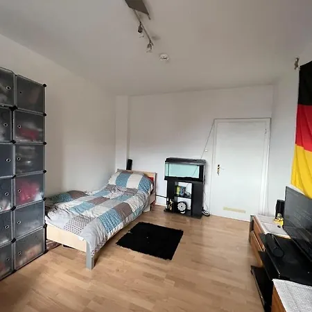Daire Gold Door Amanda Bochum